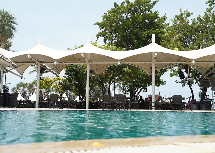 Pattaya Discovery Beach Hotel - Sha Extra Plus